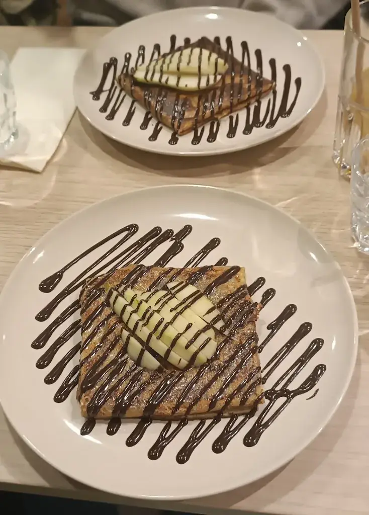 guerreiro celine_La crêperie du Village_Fontenay-sous-Bois_review