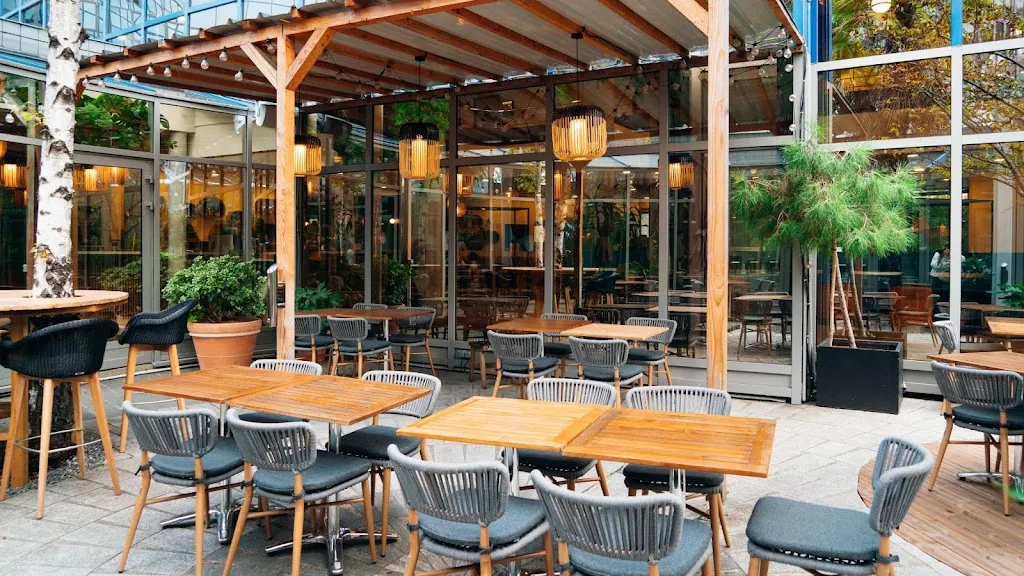 Le Patio de l'hôtel Mercure Restaurant in Fontenay-sous-Bois