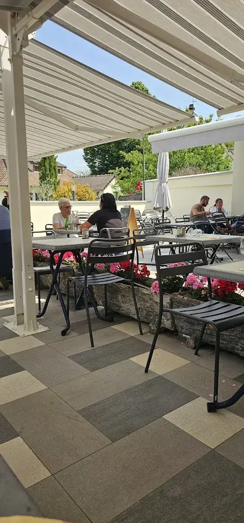 Gérard Pierre GP_Pizzeria Grill Carlo_Guignes_review