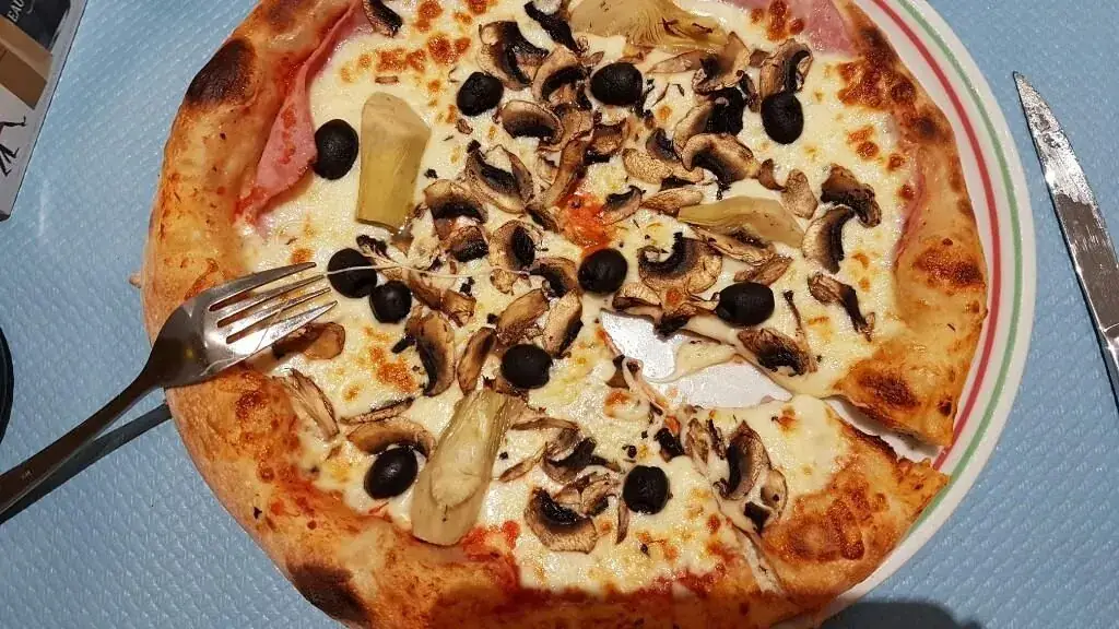 Pizzeria Grill Carlo_Guignes_slider_image_3