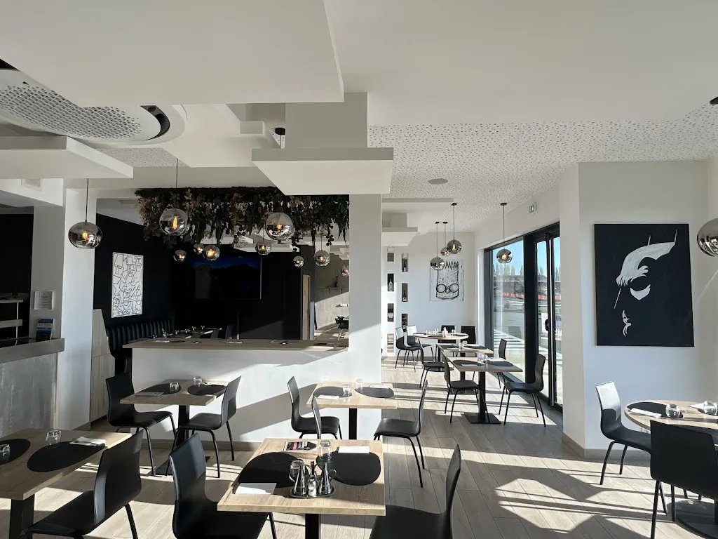 Ô Levada restaurant in Yèbles