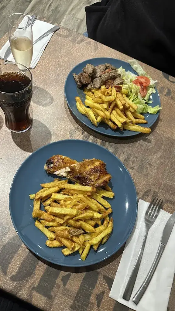 Alexandra Fidalgo_CASA PAIS_Gretz-Armainvilliers_review