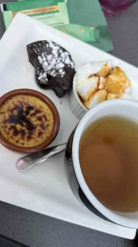 Yasmine Kalboussi_Le Singe Vert_Gretz-Armainvilliers_review