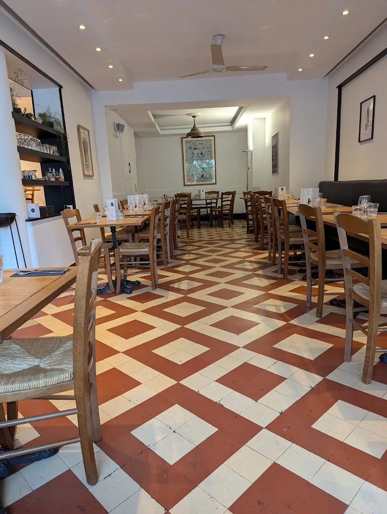 John Walker_La Croix Blanche_Tournan-en-Brie_recensione