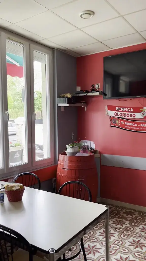 Goncalves Rodrigues Reguengo Maria restaurant in Gretz-Armainvilliers