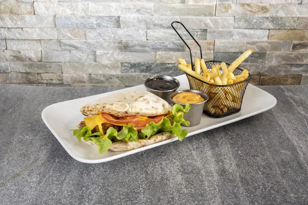 Deux Frères Tournan restaurant in Tournan-en-Brie