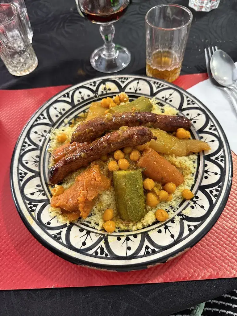 Julien Gireaud_Cafe Restaurant La Belle Vue_Gennevilliers_review