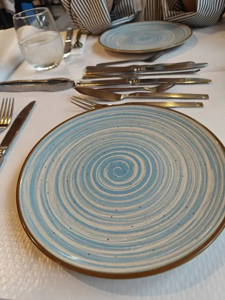 hassan laghi mrabat_La Criée Gennevilliers_Gennevilliers_review