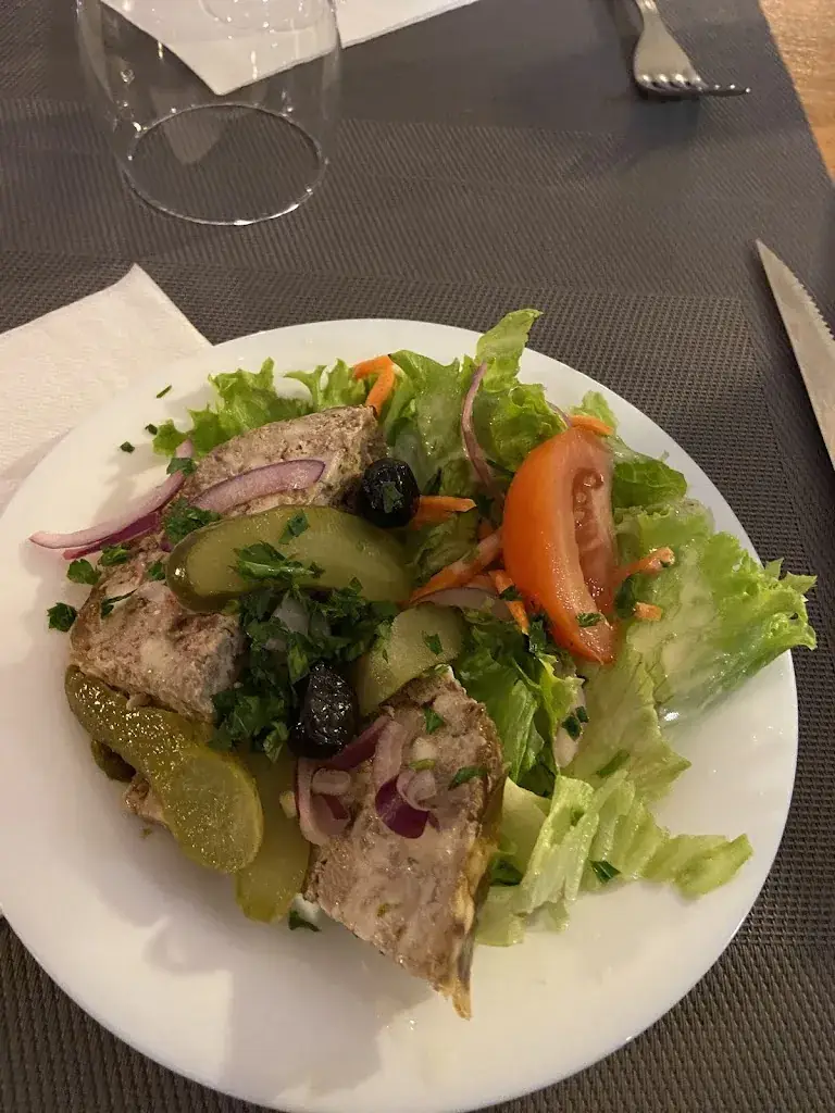 Guillaume Tillet_L' Orchidée_Gennevilliers_review