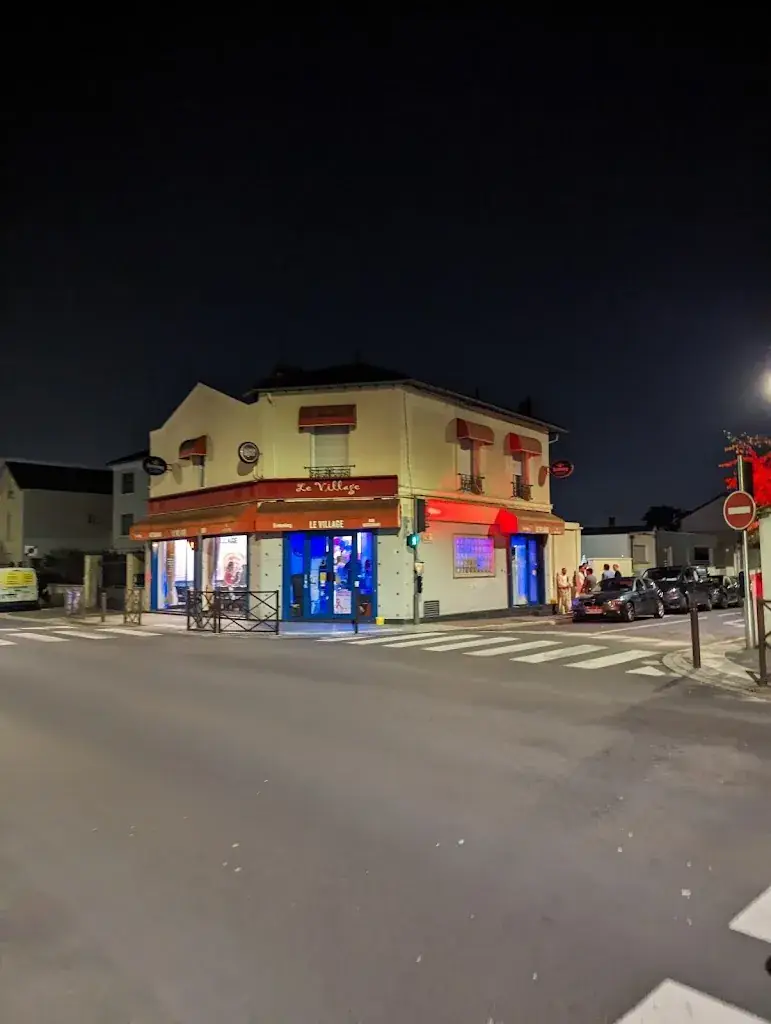 Le Village_Houilles_slider_image_3