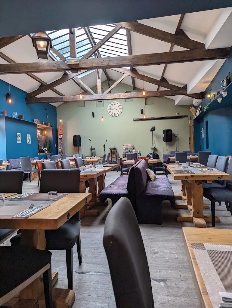 Chez Louise_Gentilly_slider_image_1