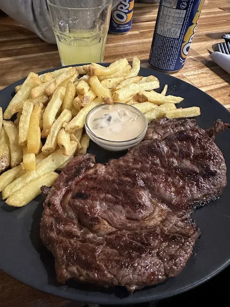 Anthony Basset_BERRIS _Gentilly_review