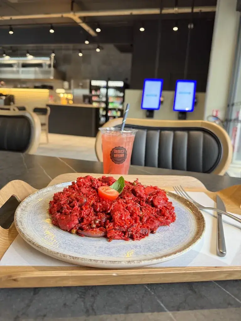 350 KITCHEN_Ris-Orangis_slider_image_3