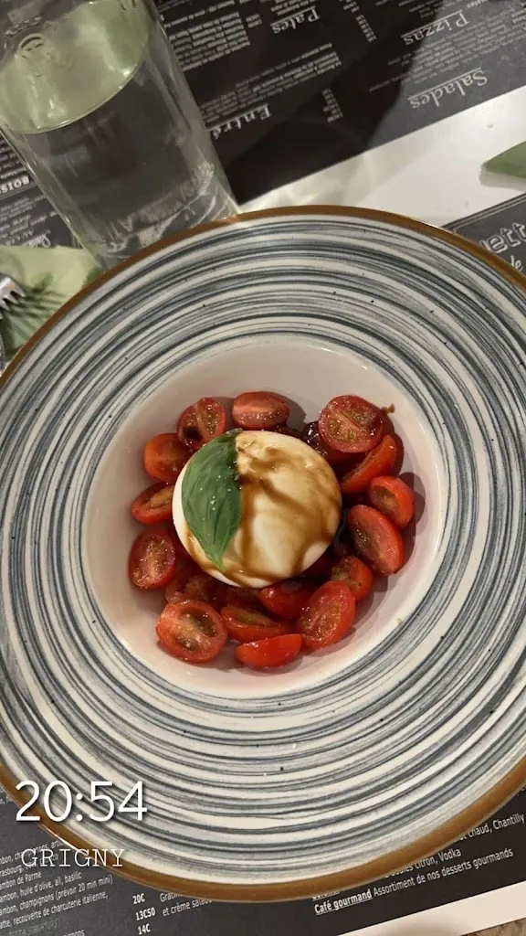 Naïs Aissaoui_La Mamma_Grigny-sur-Rhône_recensione