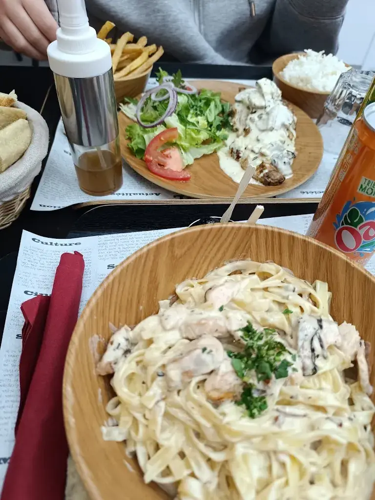 Chaima Maruette_La Table Servie_Ris-Orangis_review