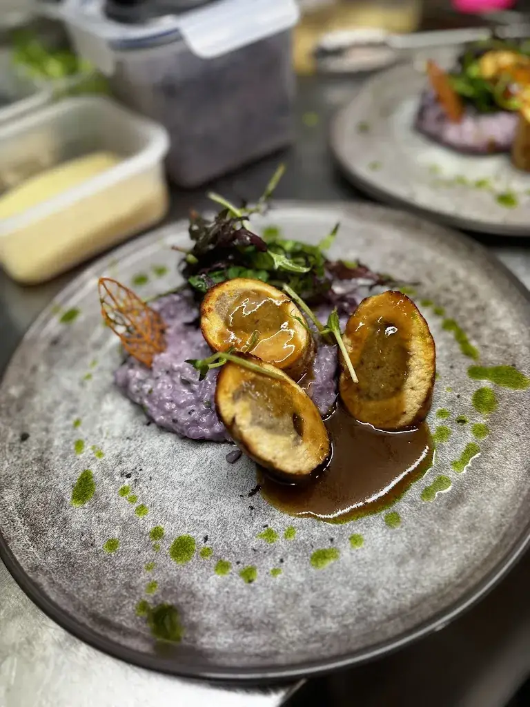 L'Echalote, Etampes_Étampes_slider_image_2