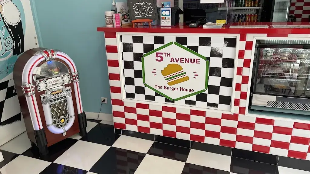 Benoit L._5TH AVENUE ÉTAMPES_Étampes_review