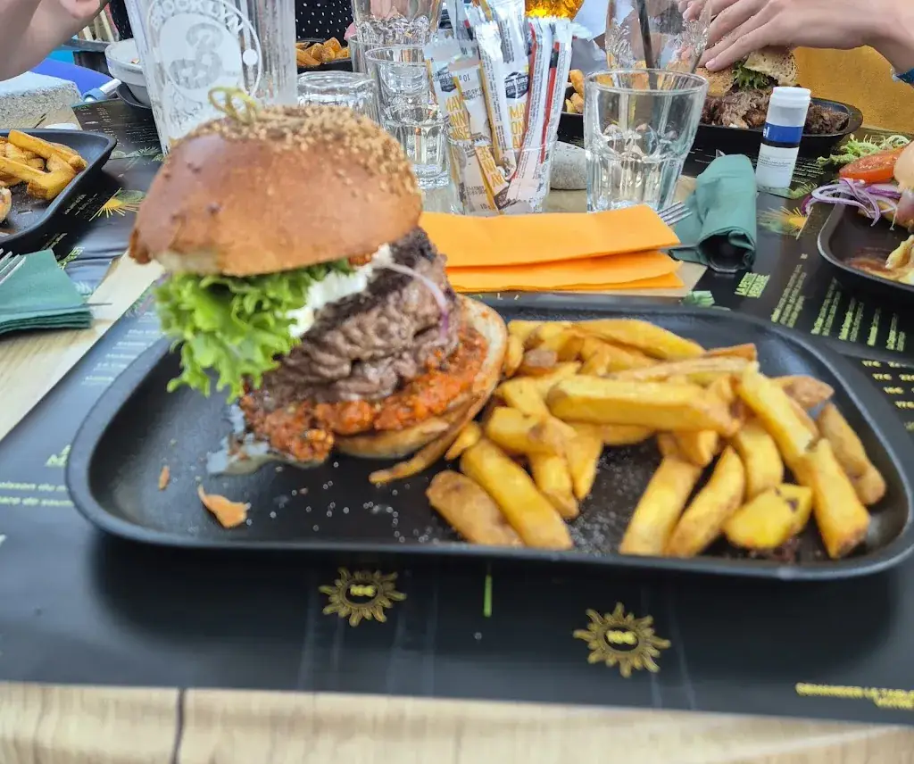 Matthew Snelling-Smith_Le Sunset Beach (anciennement Auberge du boucanier)_Doussard_review