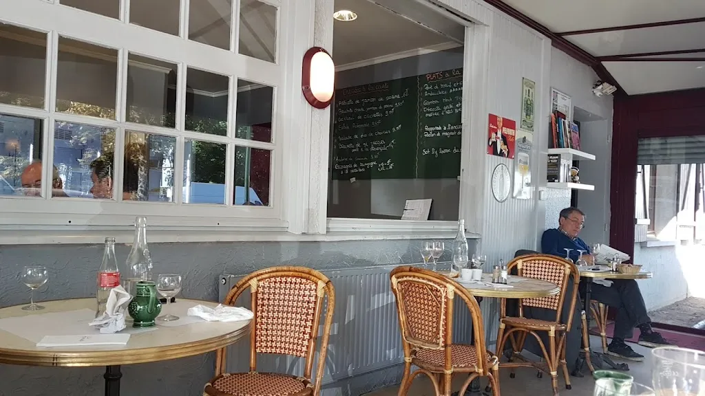 Les Acacias restaurant in Morigny-Champigny