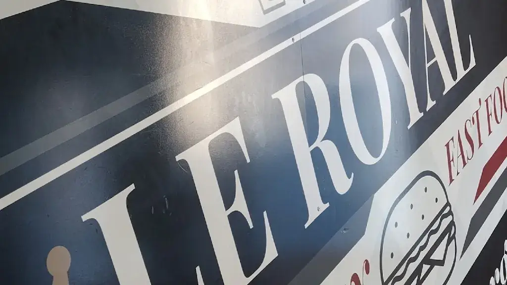 Le Royal_Étampes_slider_image_3