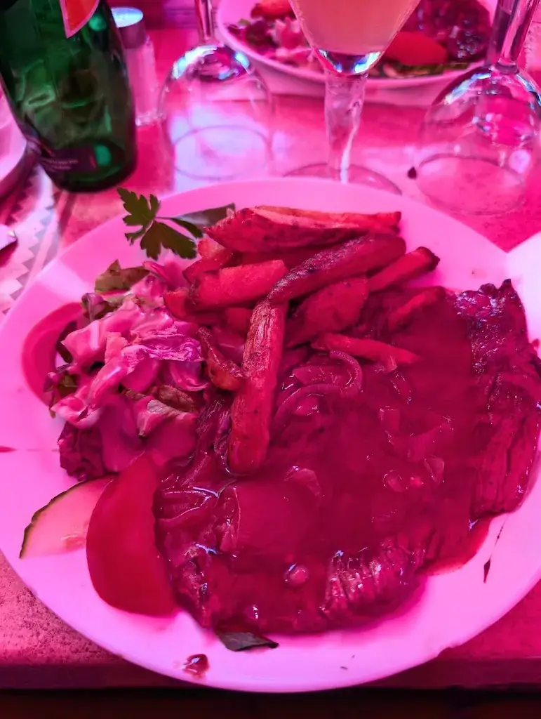 romain M_Le café de la mairie - Distributeur blu_Morigny-Champigny_review