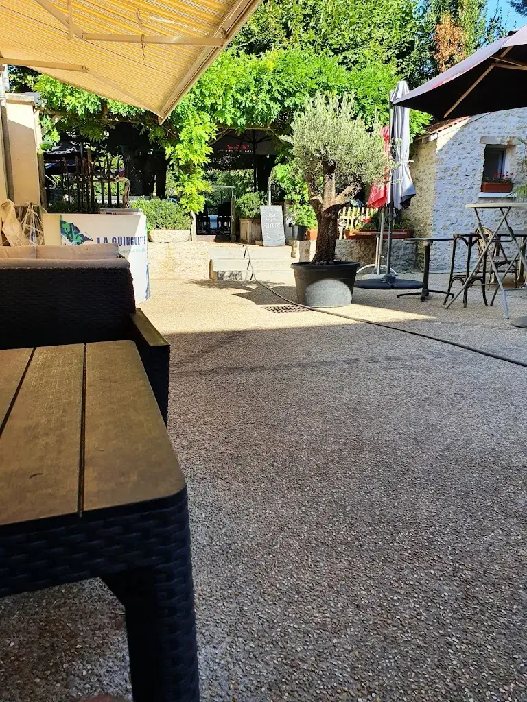 Le café de la mairie - Distributeur blu_Morigny-Champigny_slider_image_1