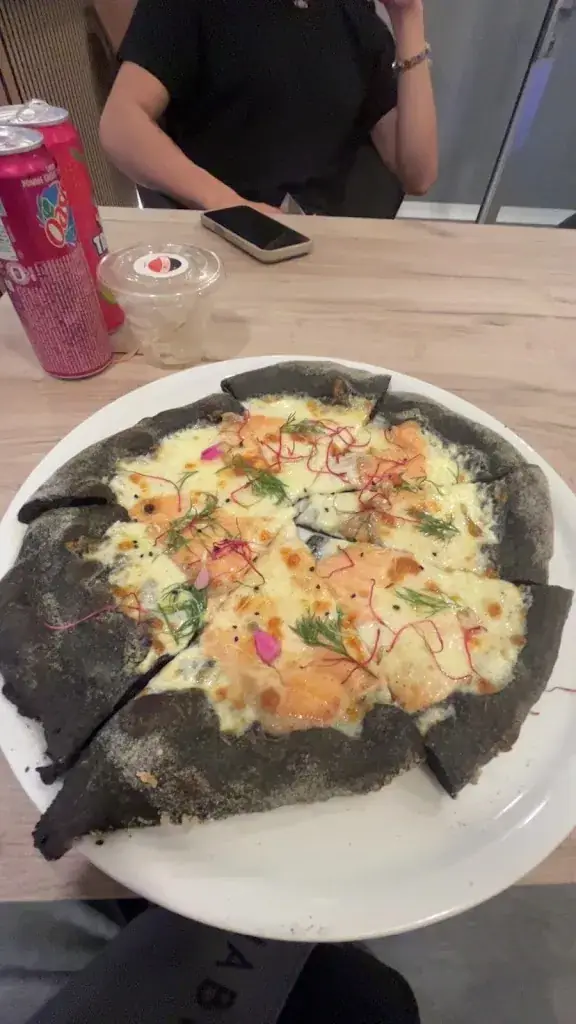 zak_Kosmo_Étampes_review