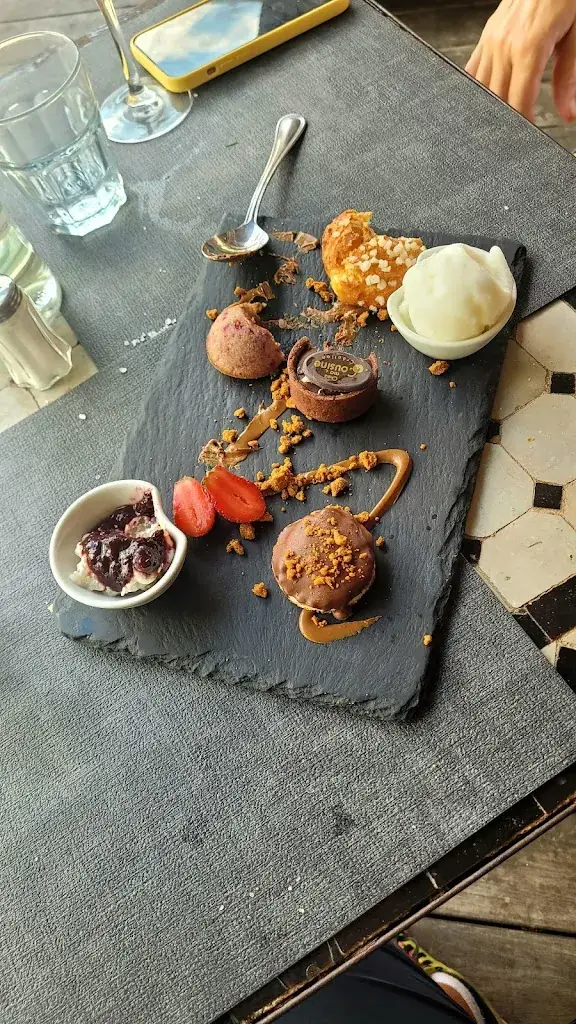 Liam Corrigan_Chez Ma Cousine_Doussard_recensione