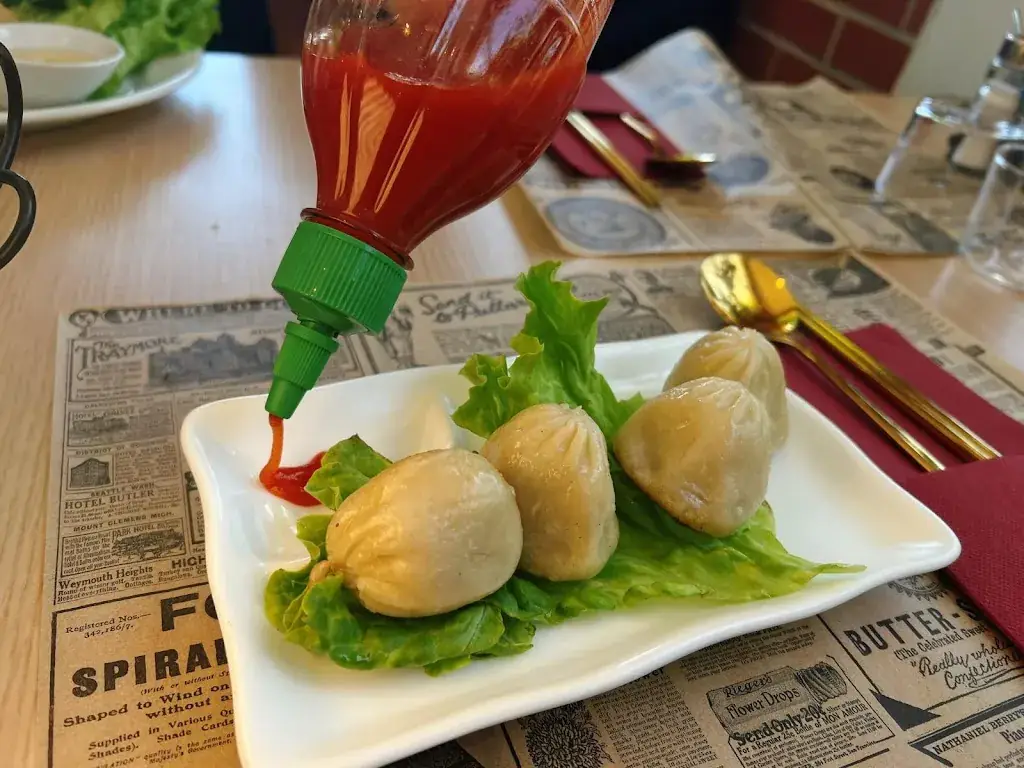 Jerry Dong_La Grande Famille_Guyancourt_review