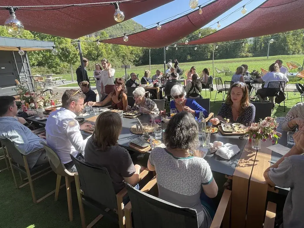 Elise BTWTH_4'47 Restaurant bar lounge_Doussard_review