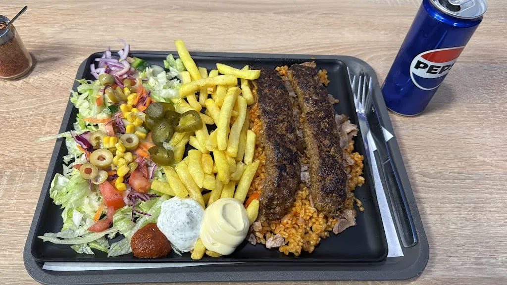 Vasiliu Razvan_Maître Kebabier kebab du village_Guyancourt_review