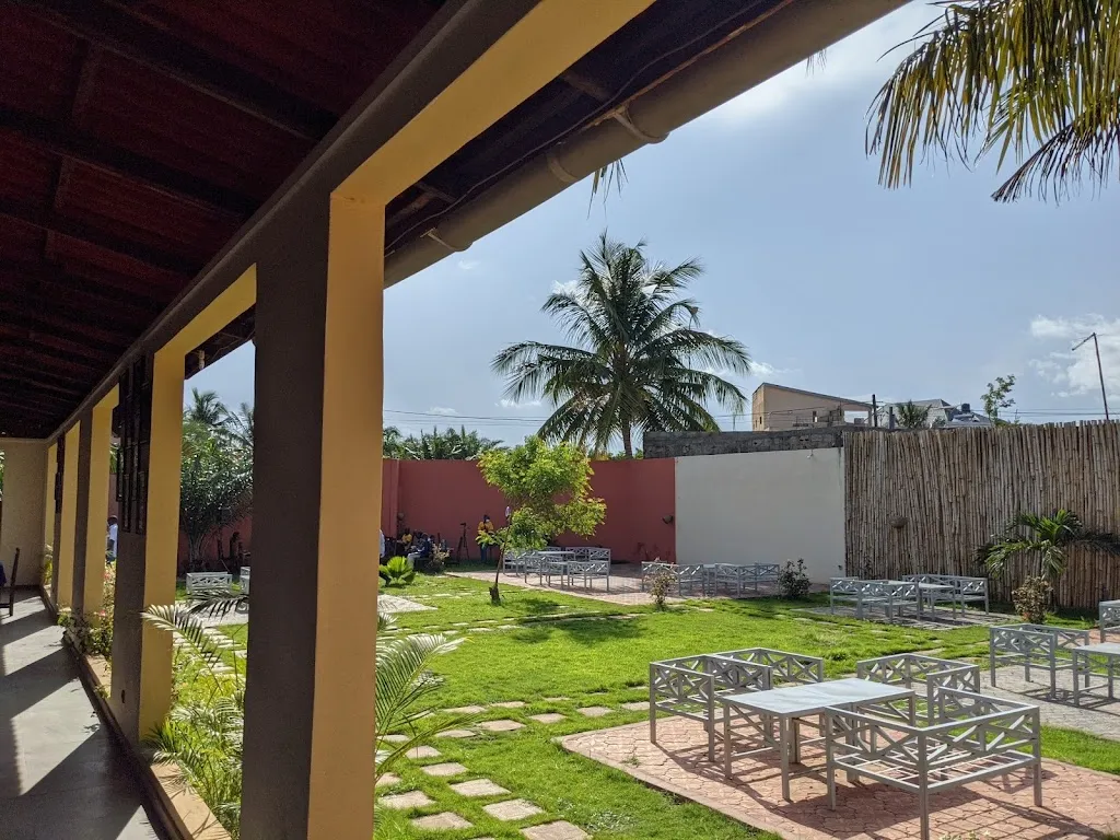 Prince Andrew Ardayfio_Le Tablier_Montigny-le-Bretonneux_review