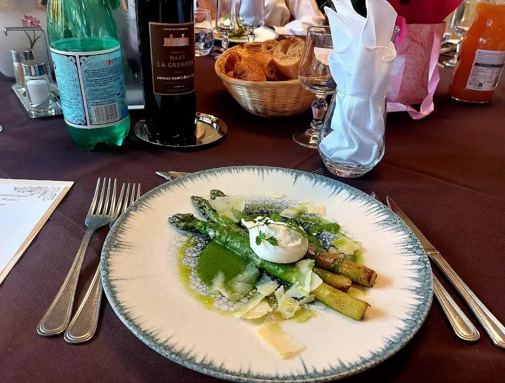 christiane Habillon_Les Lions du Val_Herblay-sur-Seine_review