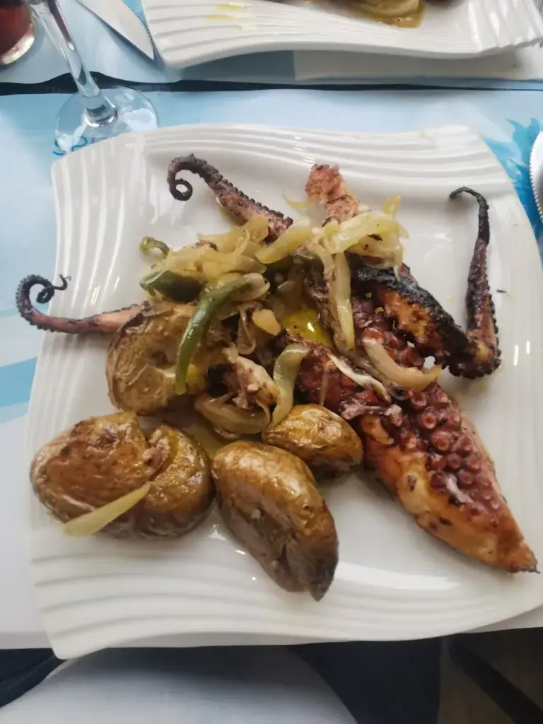 Antonio Campos_Le Bluet._Herblay-sur-Seine_review