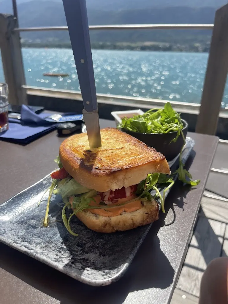 Emma Thomas_La Cuillère à Omble Café Restaurant_Doussard_reseña