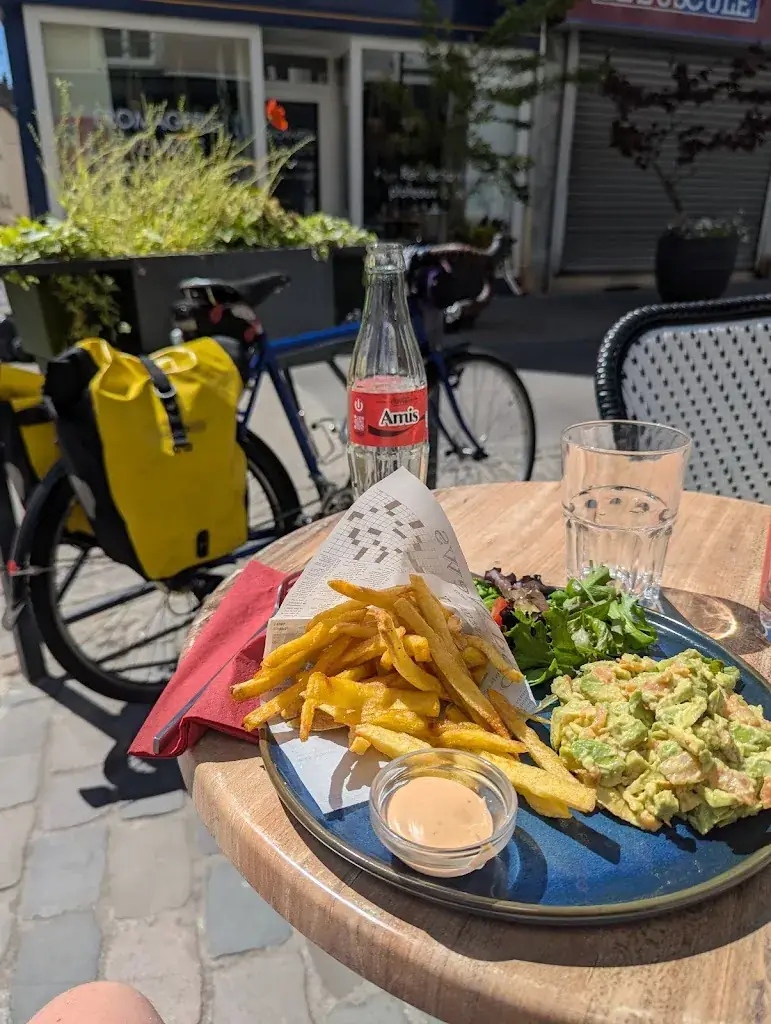 Victoria Norman_Le TROTTOIR_Ferté-sous-Jouarre_review