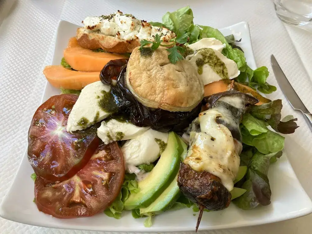 John Thomson_Auberge du Petit Morin_Ferté-sous-Jouarre_review