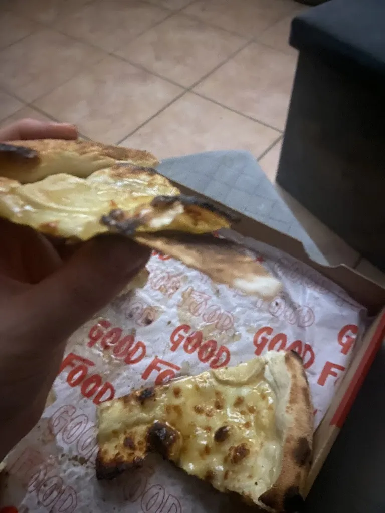 Emilie Camara_Le chalet à pizza_Jouarre_recensione