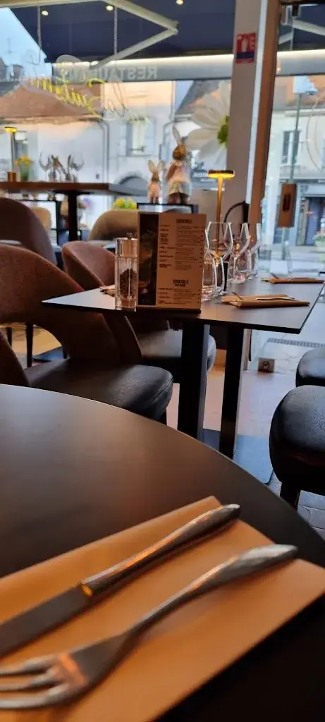 Stella 77_La Suite_Chapelle-la-Reine_recensione