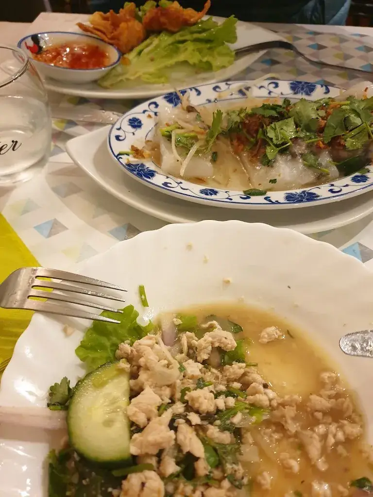 E DE_Phouket Sawadi_Jouy-en-Josas_review