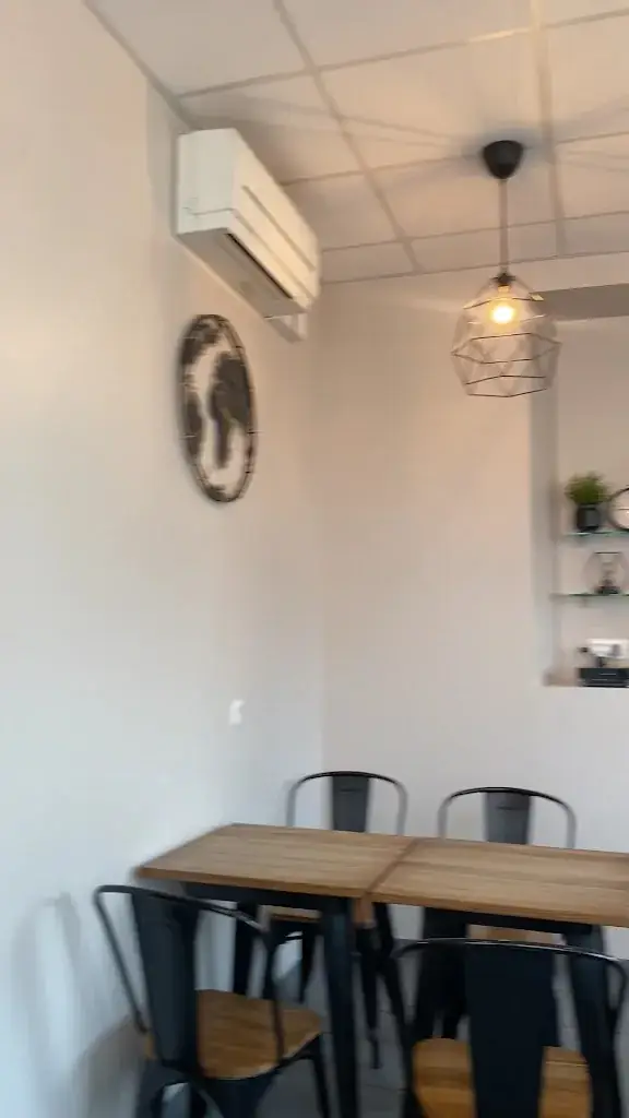 Ambre D_L'authentique_Jouy-en-Josas_review