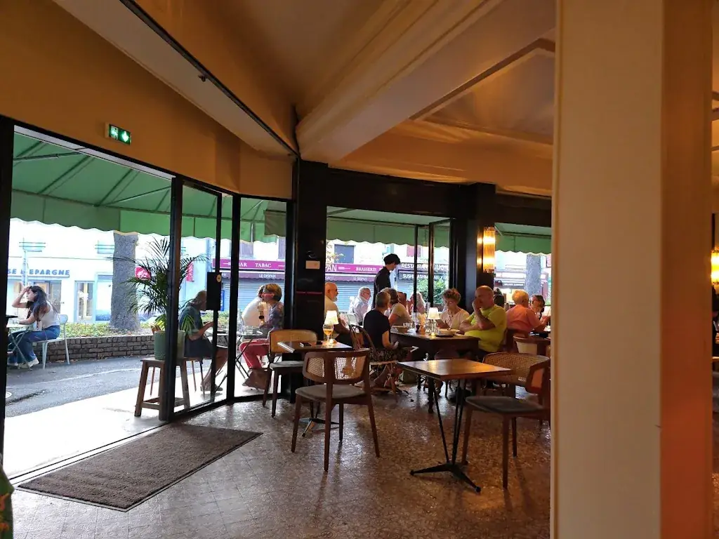 Cancan restaurant in L'Haÿ-les-Roses