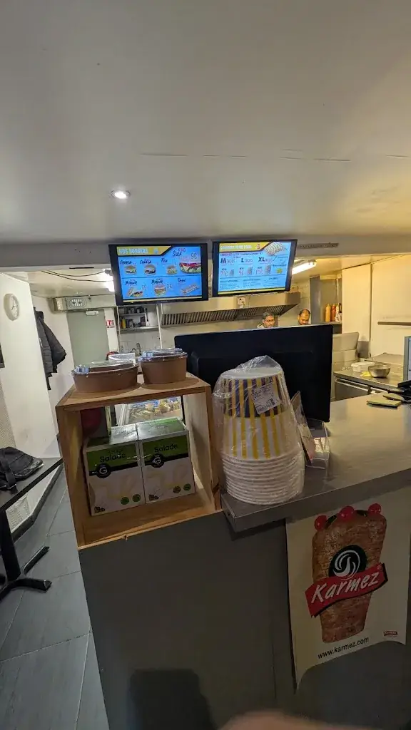 Lounge Burger_Ferté-Alais_slider_image_1