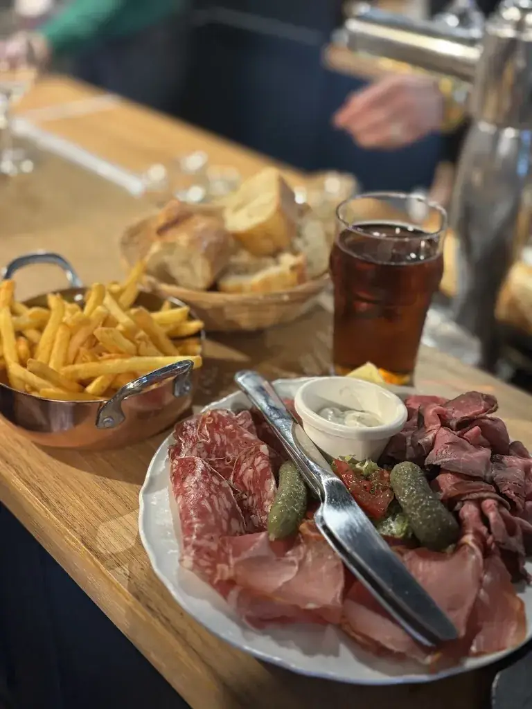 Chez Pierrot_Crécy-la-Chapelle_slider_image_3