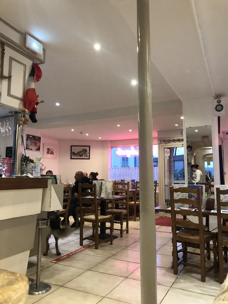 Vladislava Vl_Pizzeria Chez Angelo_Crécy-la-Chapelle_recensione