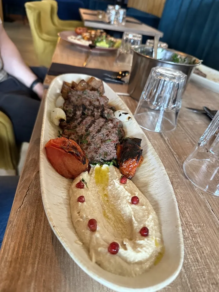 Adnan Korek_Maison Beirut_Meulan-en-Yvelines_review