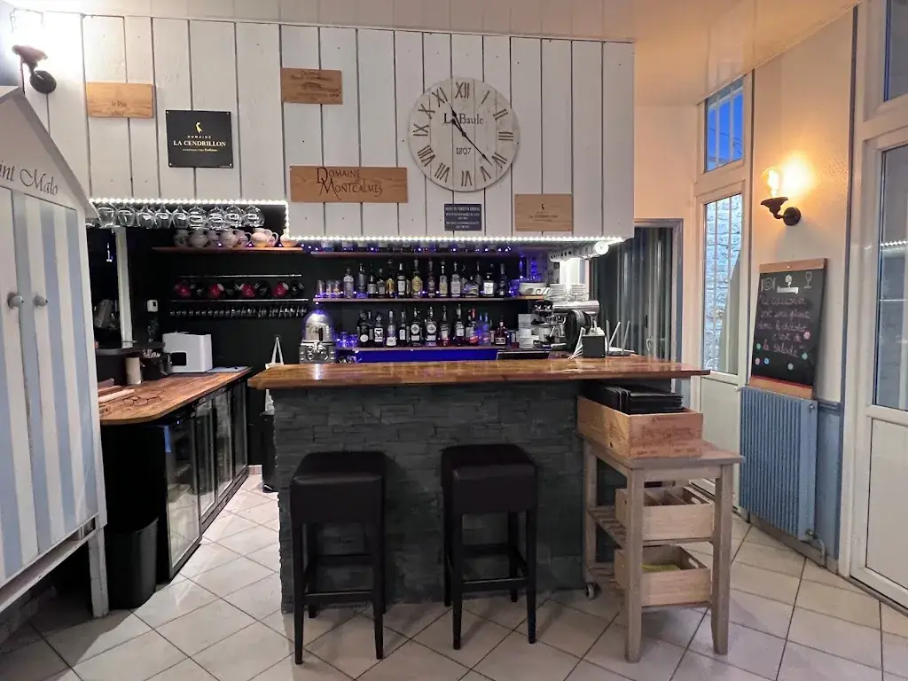 La Petite Cour Restaurant in Meulan-en-Yvelines