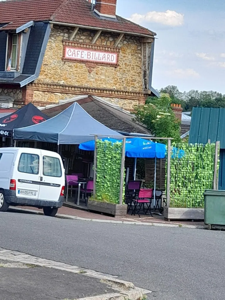 Cafe De La Gare Restaurant in Hardricourt