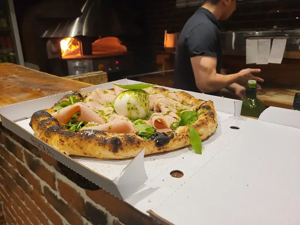 Adrien Guinaudeau_Au feu de bois_Meulan-en-Yvelines_review