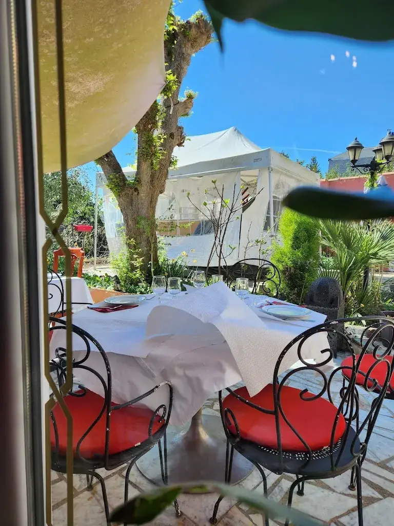 Glisovic Celine_LES DUNES D'OR couscous_Hardricourt_recensione